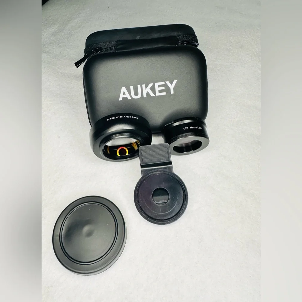 Aukey 2-in-1 lens set for mobile phones‎